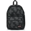 Eastpak Rugzak Out of Office – Red Camo> Zakken & Tassen