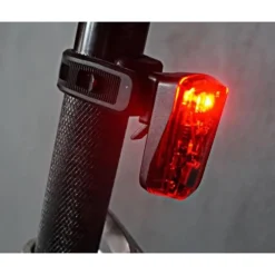 Smart Achterlicht USB Vee LED (0,5W)> Veilig Naar School|Fiets & Sport